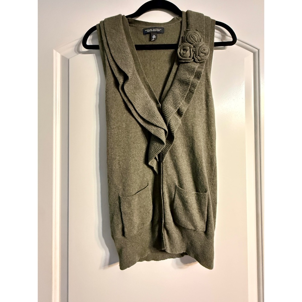 Banana Republic Knit Vest XS Olive Green Ruffle Rosette Wool Cashmere Italian